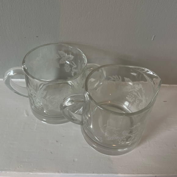 Bartlett Collins VTG 1940’s Frosted Grapevine Pattern Glass Sugar/Creamer Set - Picture 8 of 9